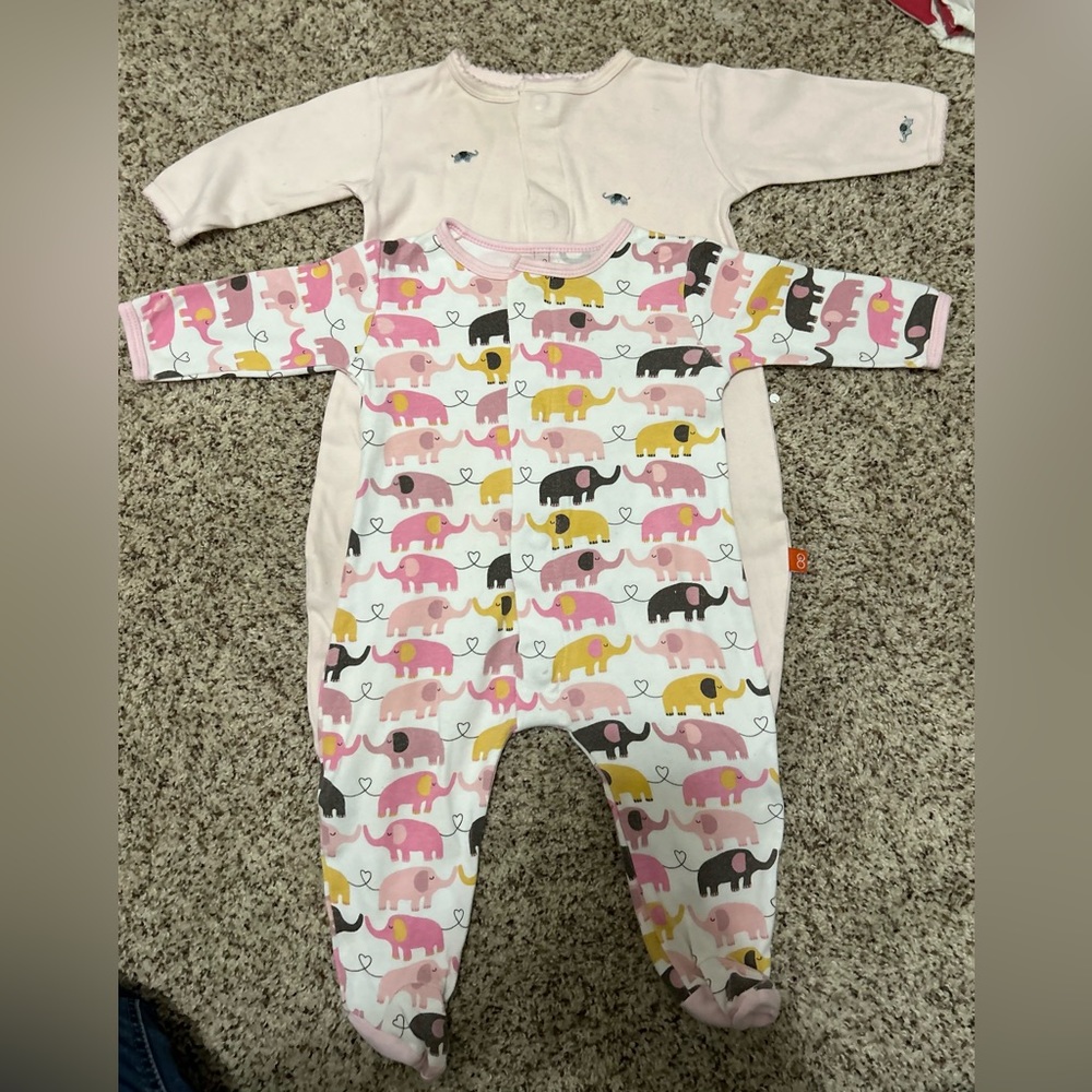 Lot of 2 Magnificent Baby magnetic pajamas, size 9 months